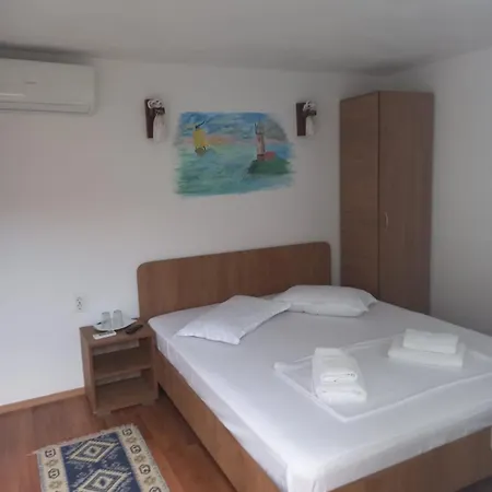 Vendégház Casa Tulceanu *